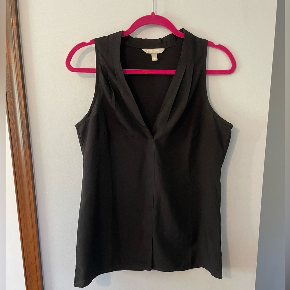 Banana Republic Black Sleeveless Plunge V-Neck Fitted Top